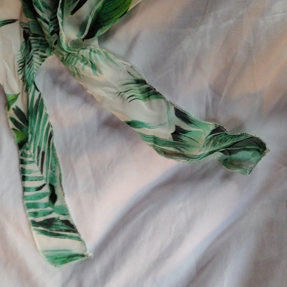 Swimsuit wrap - Picture 4 of 4